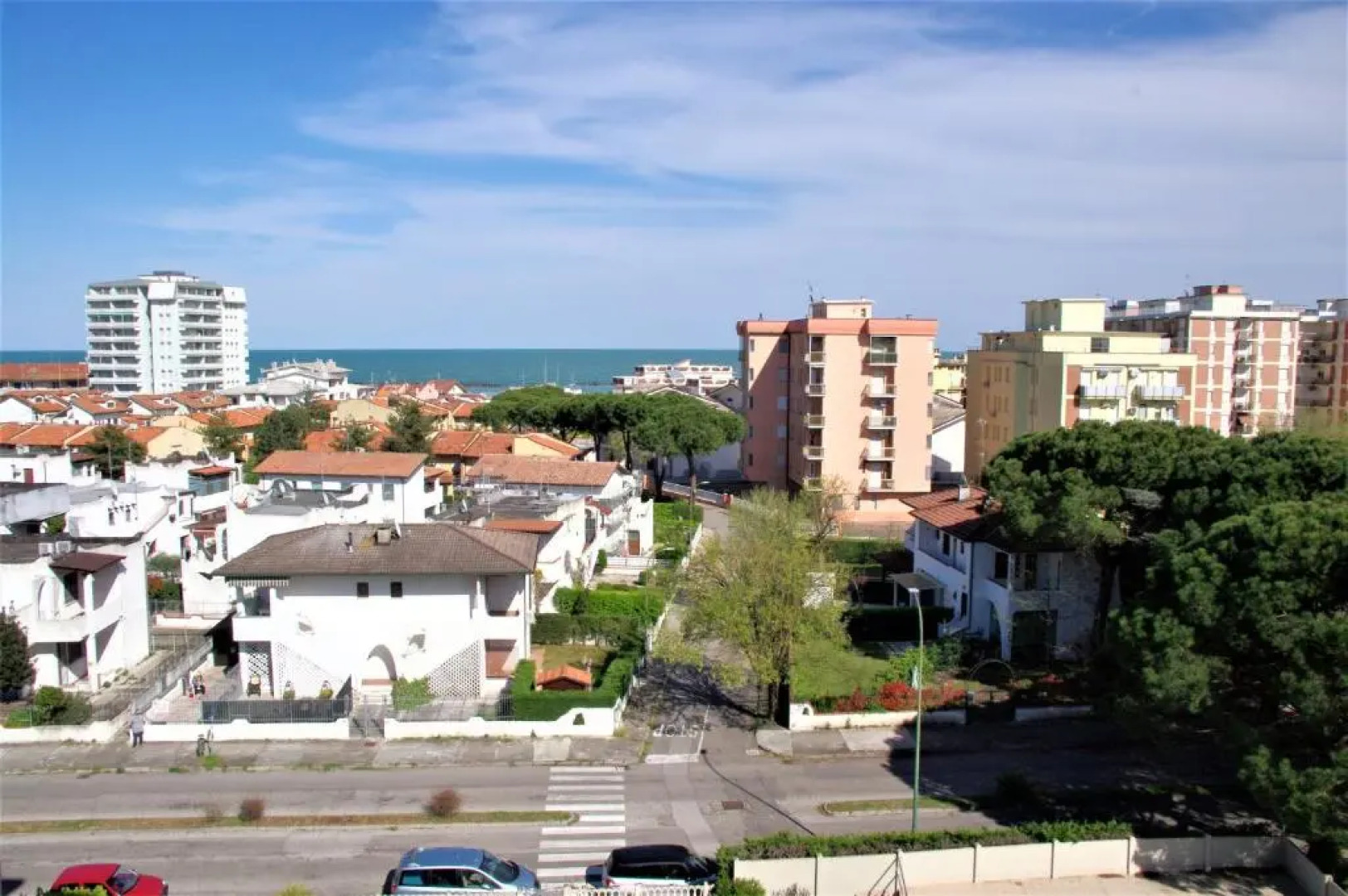 ELENA ATTICO con TERRAZZA, SOLARIUM VISTA MARE e piscina condominiale