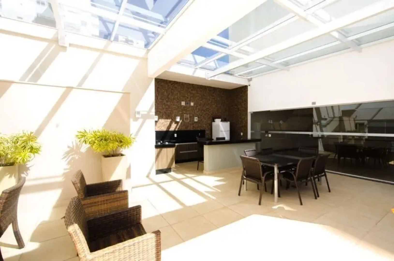 AV110 Completo e perto do metro