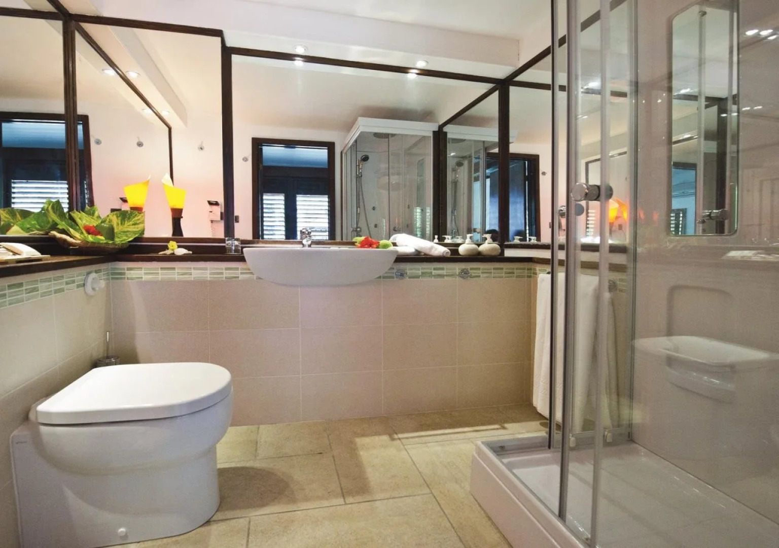 New Emerald Cove Hotel