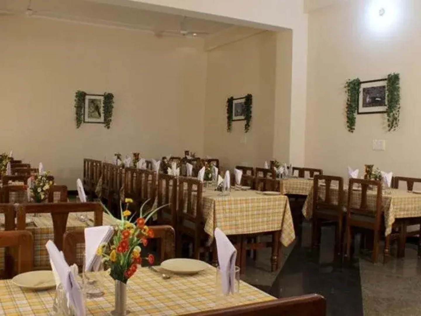 Geetanjali Hotel & Motel