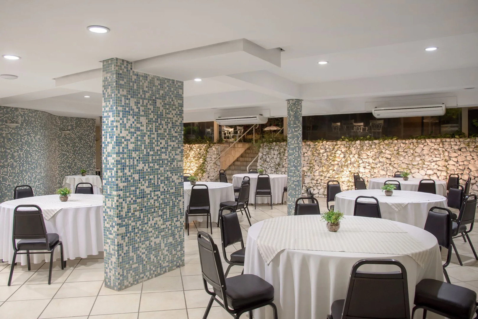 Hotel Nacional Distributed by Intercity