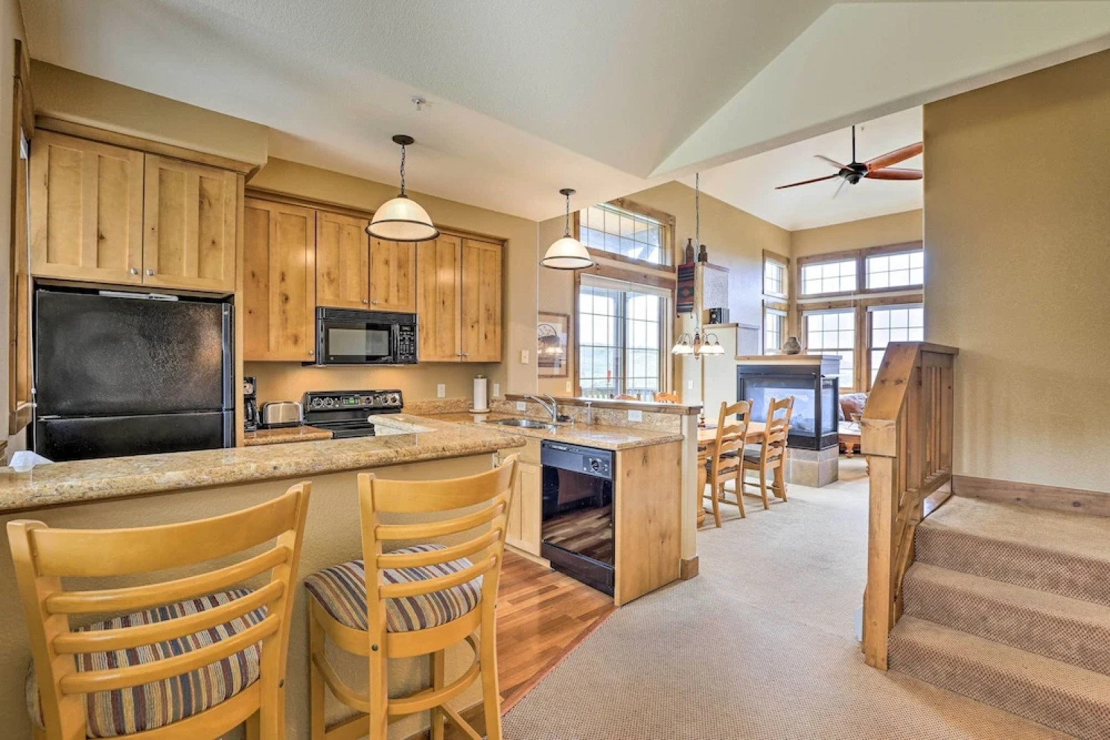 2-story Condo w/ Mtn View, Steps to Ski Lift!