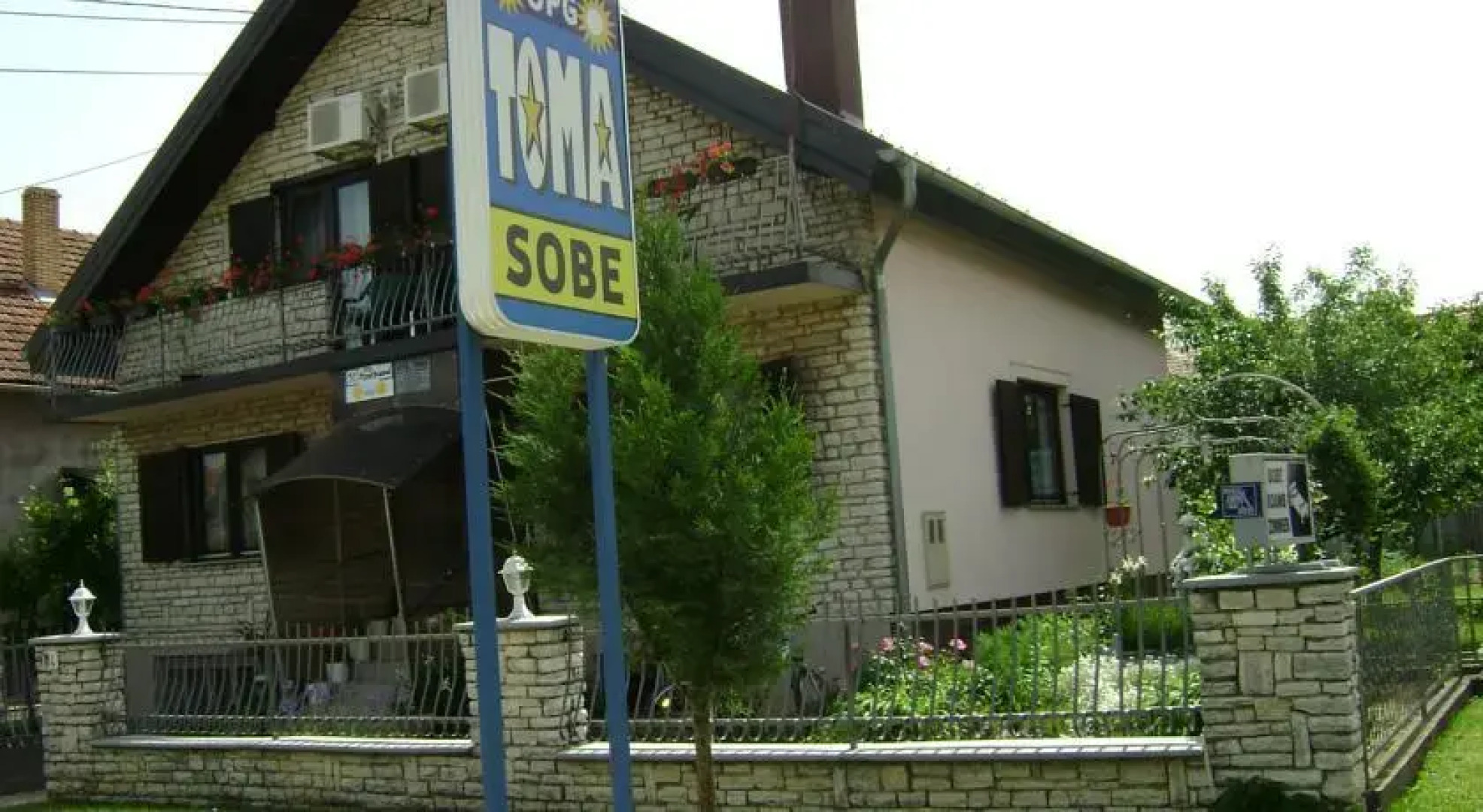 Rooms Family Farm Toma