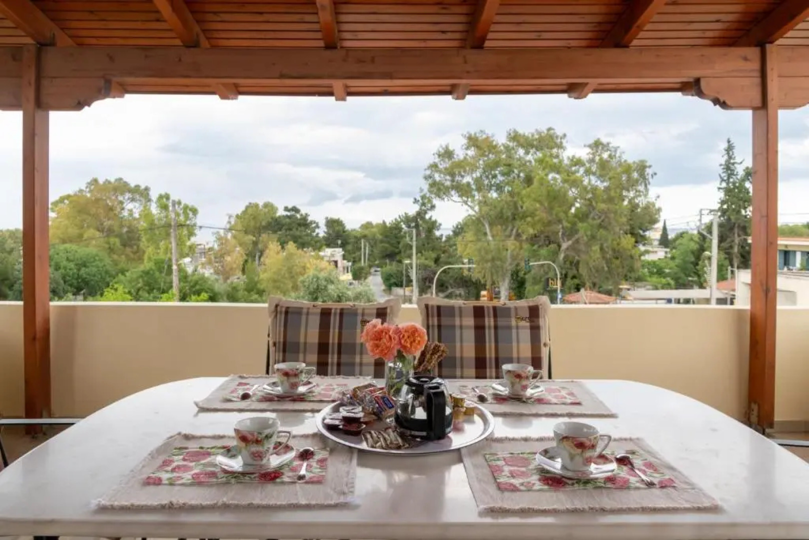 Rose's House (Near Airport)