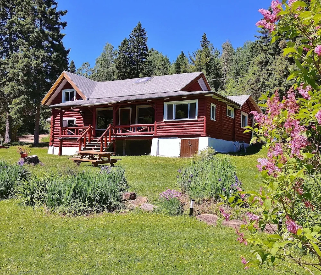 Kan-à-Mouche Pourvoirie Auberge et Chalets