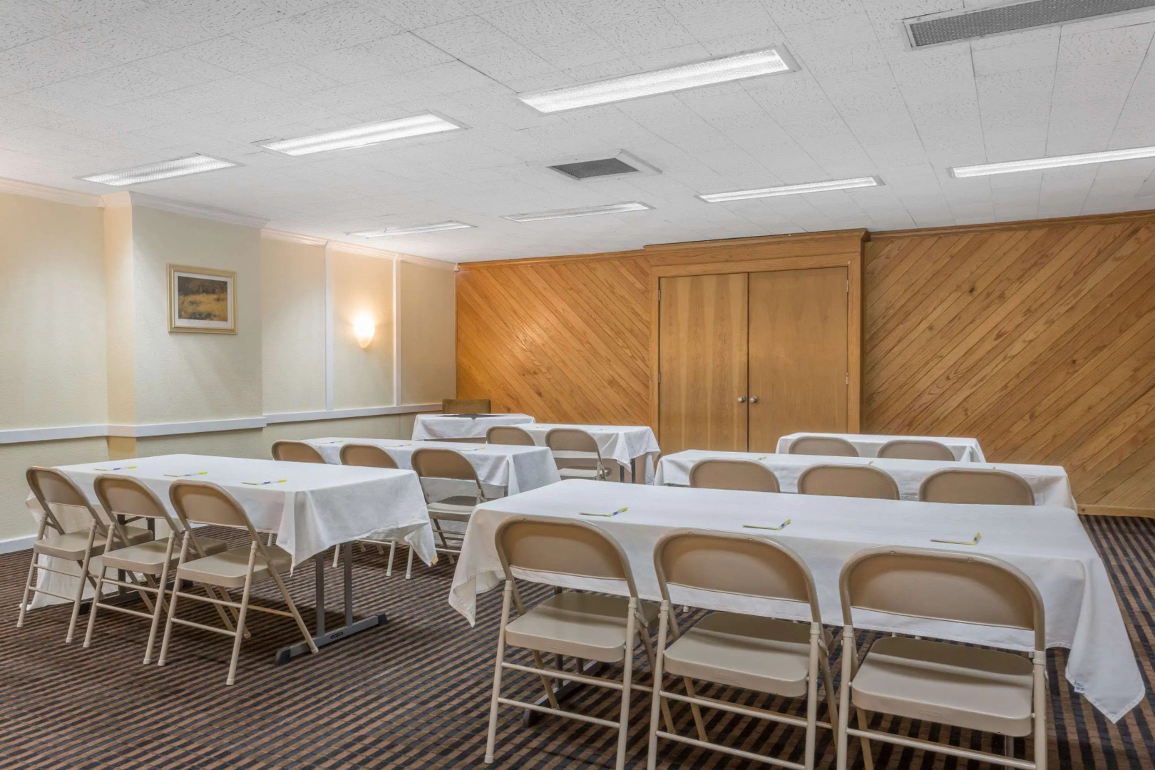 Days Inn by Wyndham Pensacola - Historic Downtown