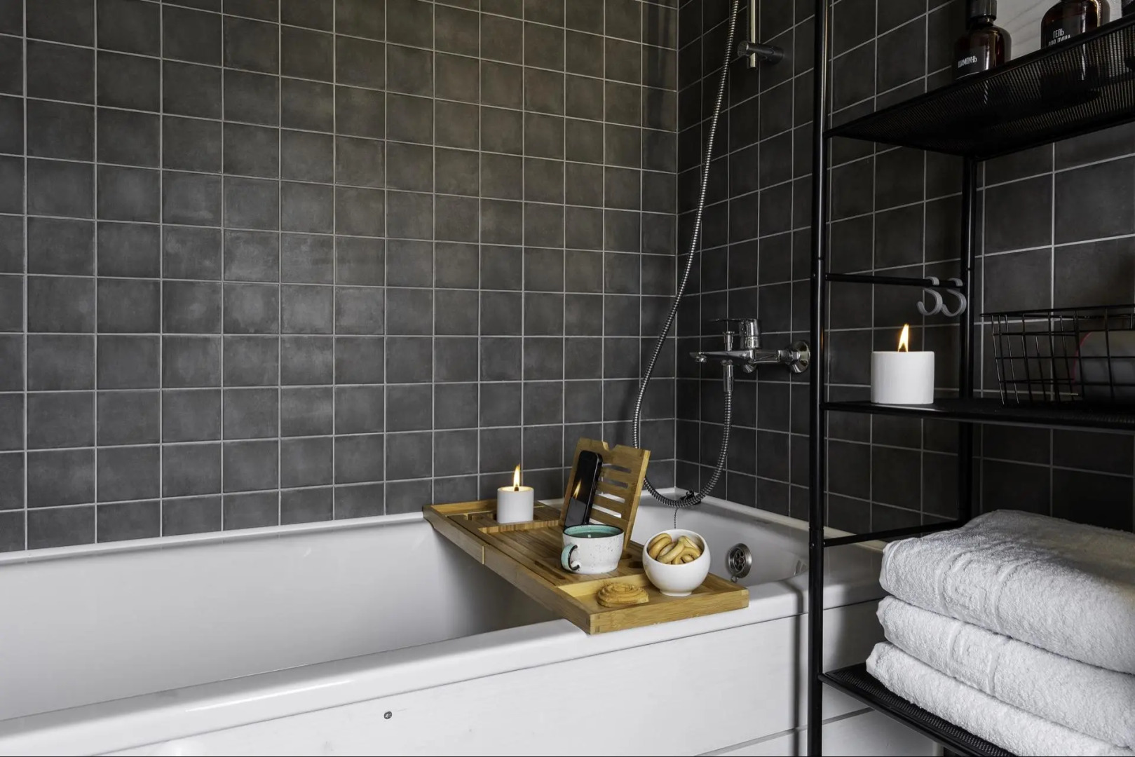 Дом под соснами