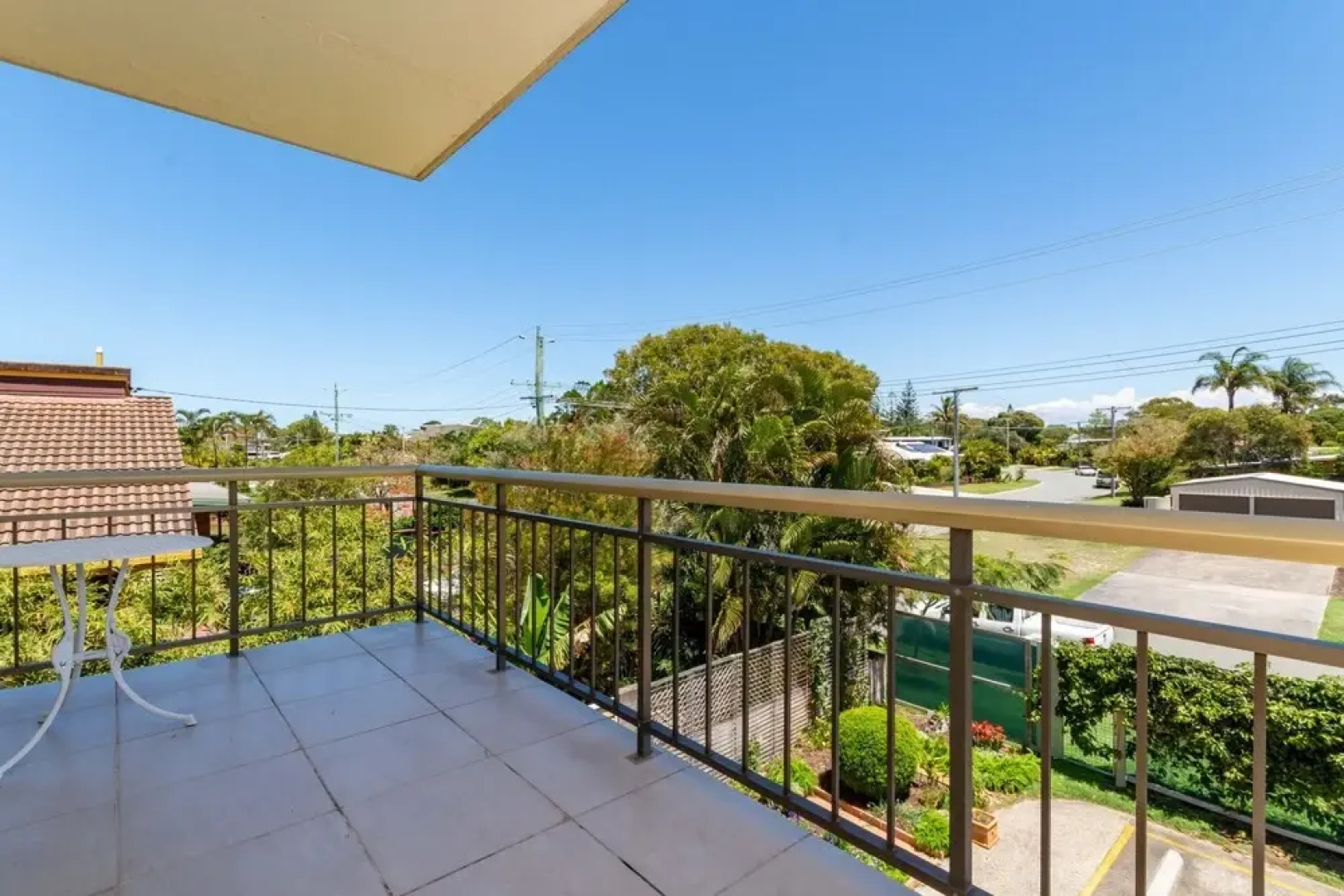 Freshly revovated Dog Friendly House walking distance to Waterfront!