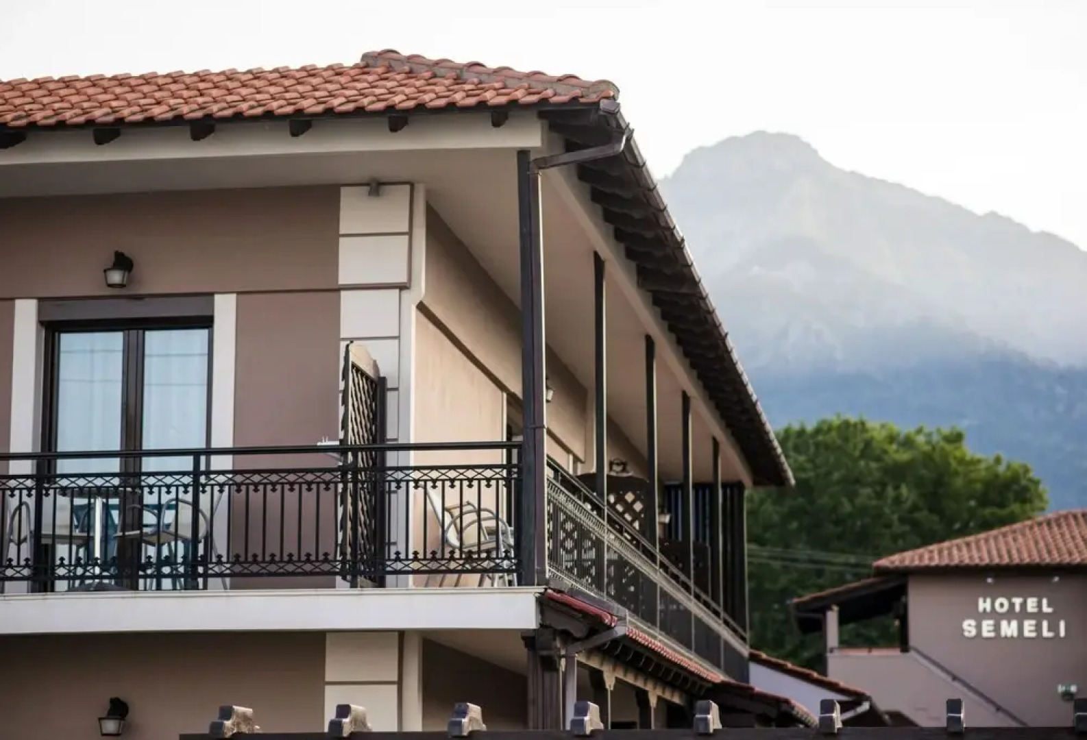 Kamelia & Semeli Hotel