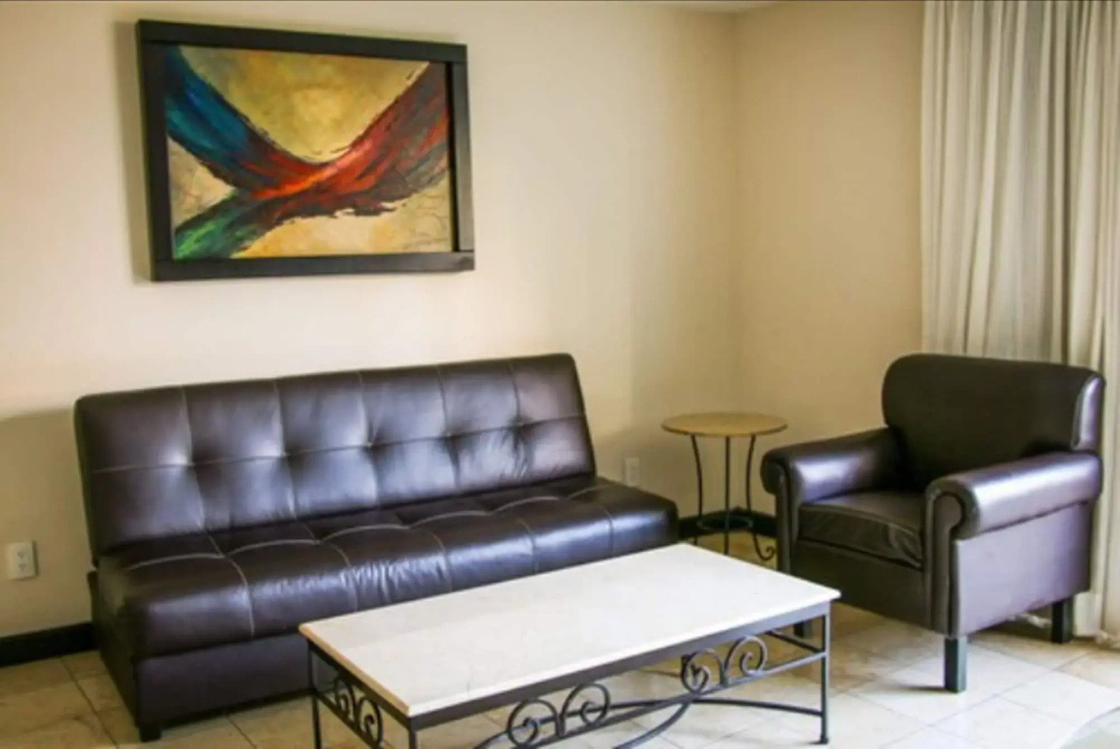 Country Hotel and Suites