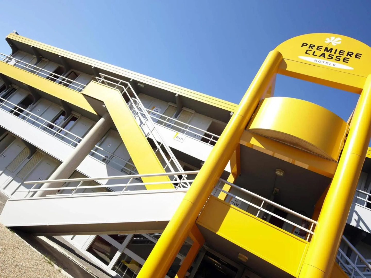 Première Classe La Ville-Du-Bois