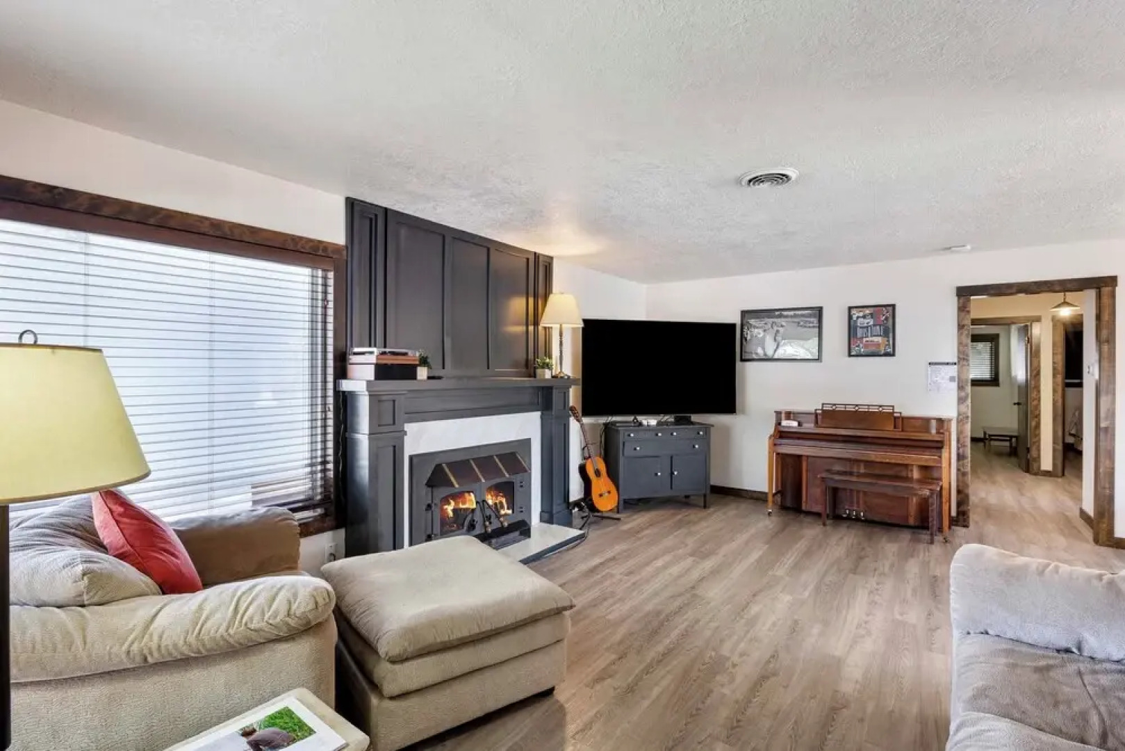 Lakefront Washington Home w/ Private Pool & Sauna