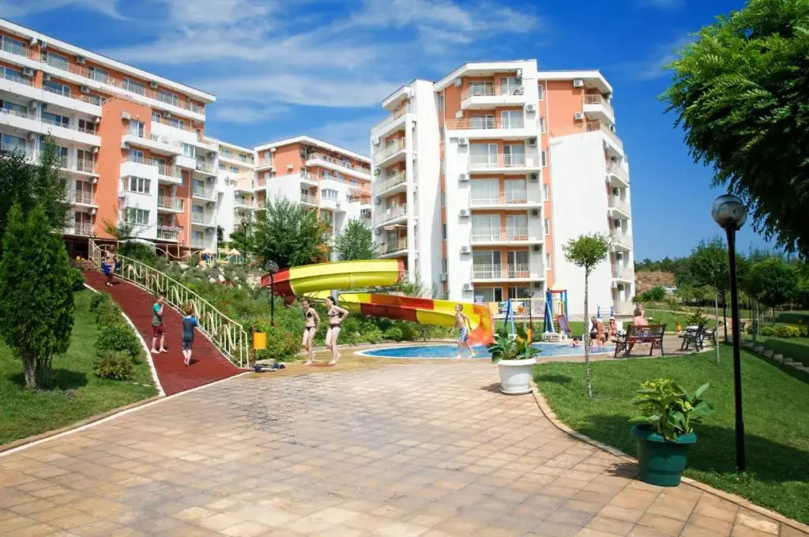 Crown Fort Club Apartment