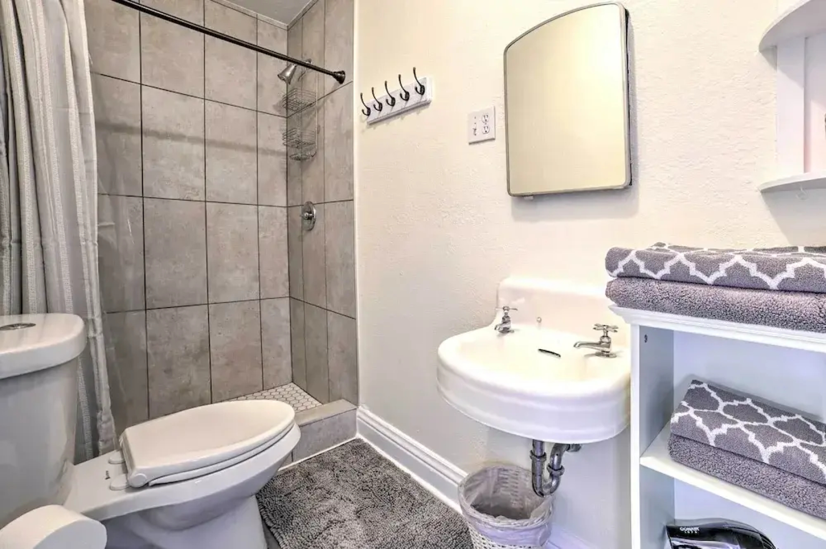 Cozy Sault St Marie Apartment - Walk to River