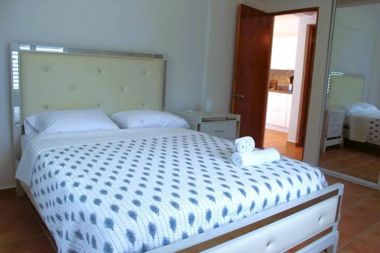 Casa al Mare #3- 1 bdr - 4 min walk to Sandy Beach