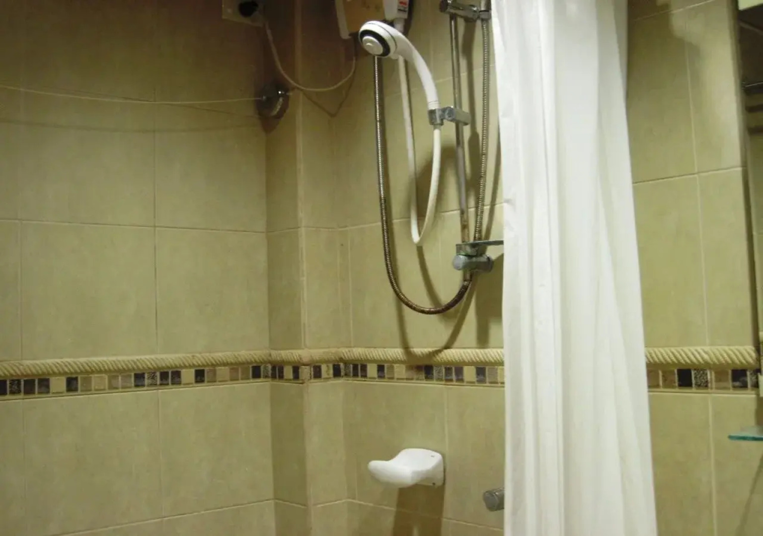 Giddy's Place Padi Dive Resort