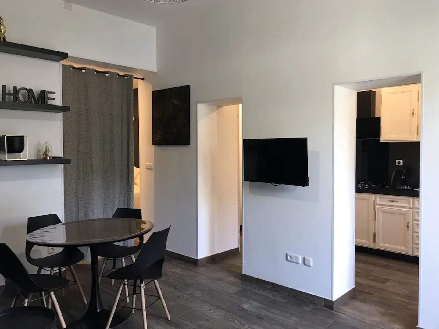 Elegant apartment with private garden