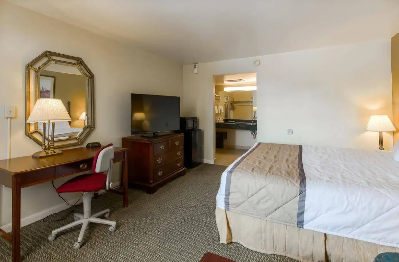 Travelodge by Wyndham Lynchburg