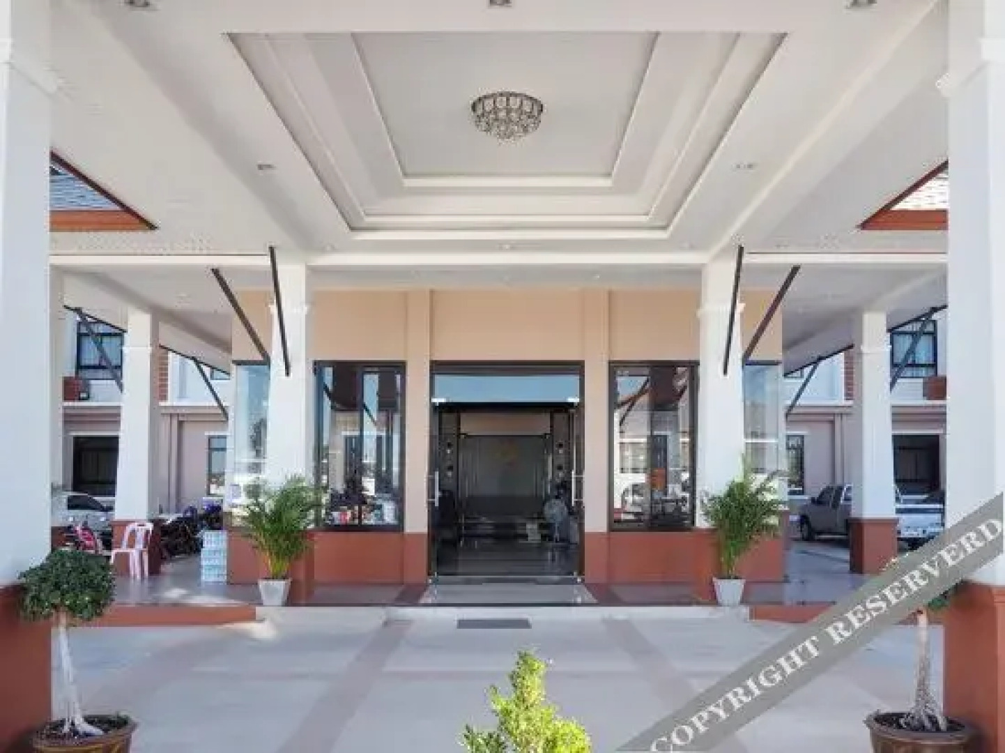 S-Tawan Hotel & Convention