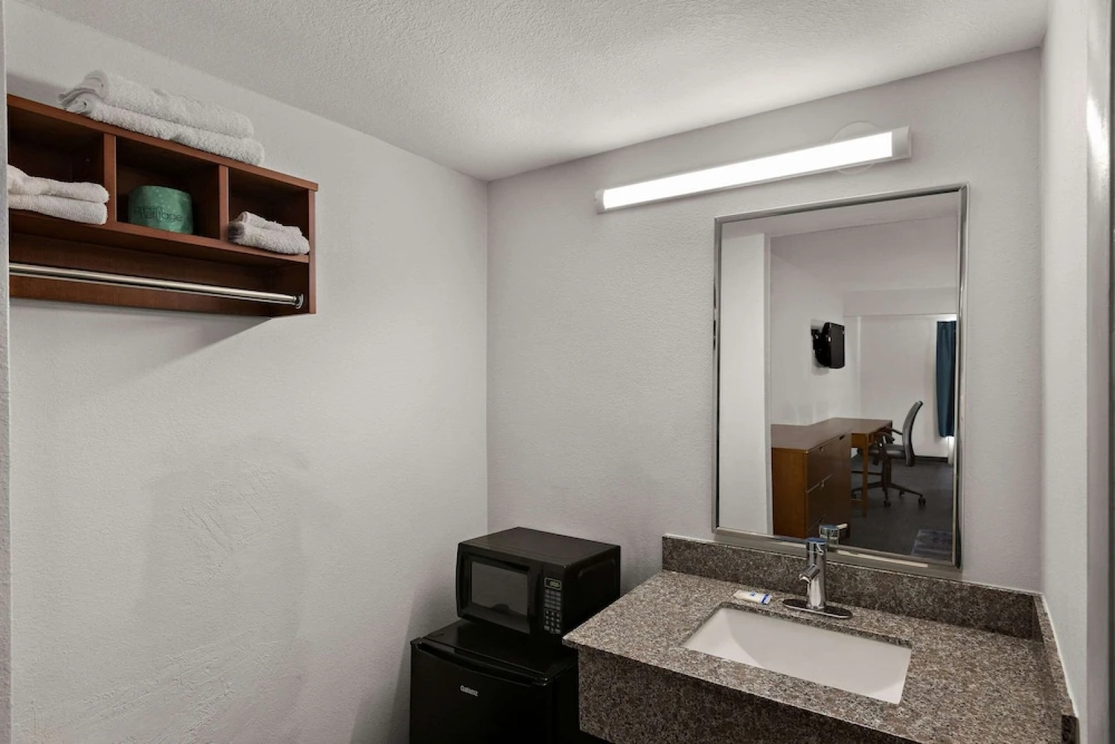 COMMERCE INN Near SK Battery Plant