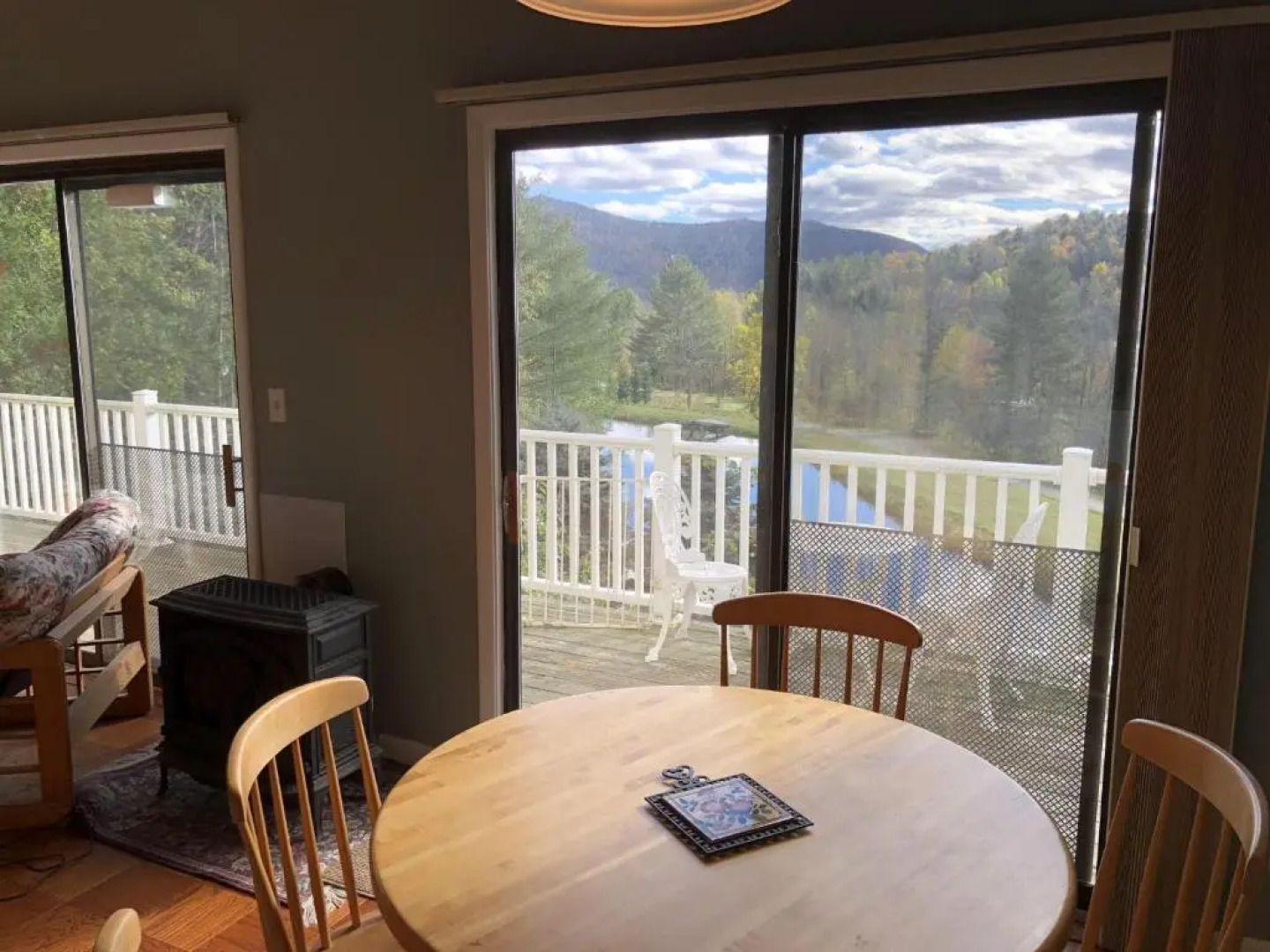Silver Spring Chalet Large 4 bedroom, Pittsfield VT, 20 min to Killington Slopes