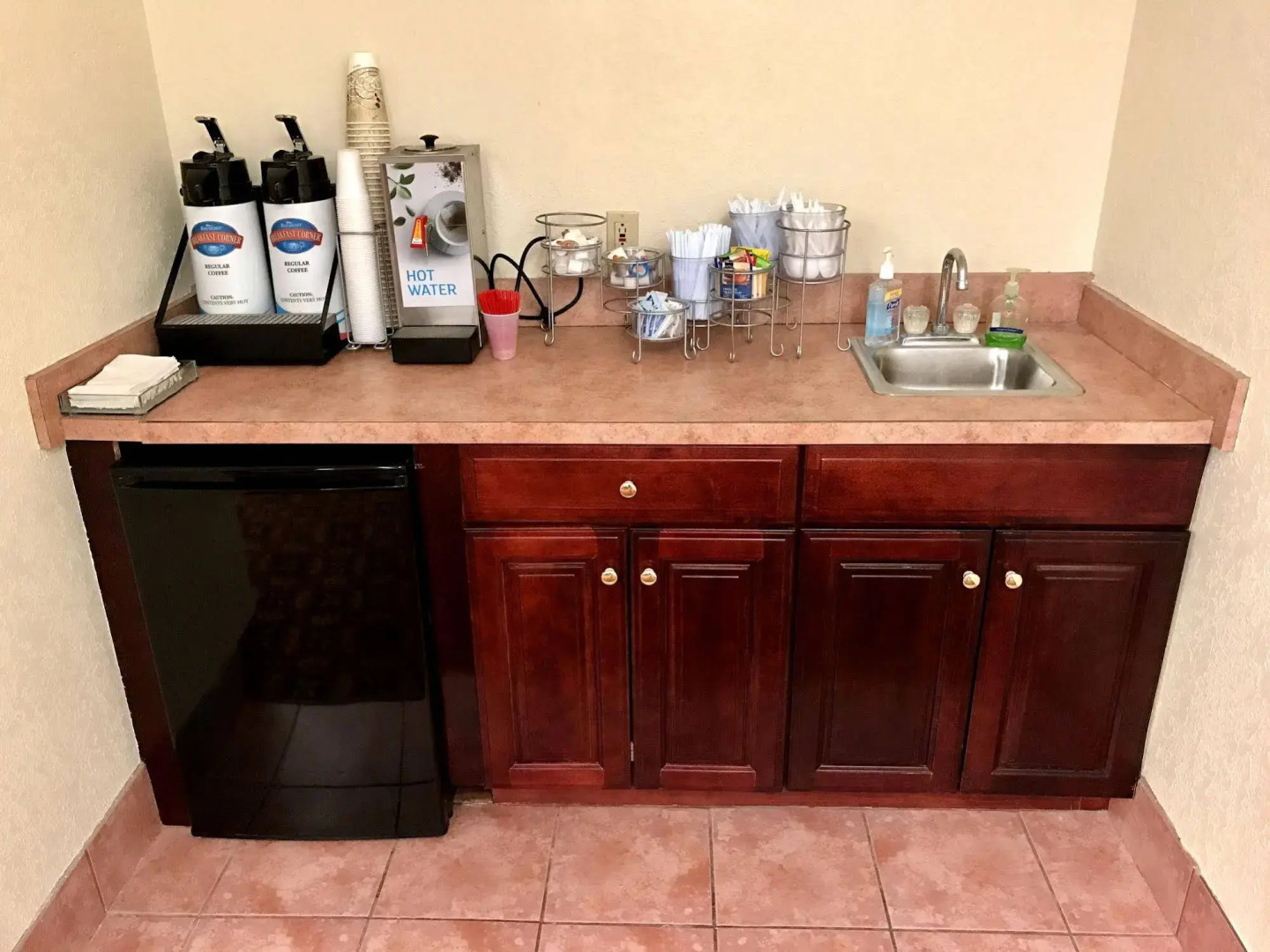 Seasons Inn & Suites Highland