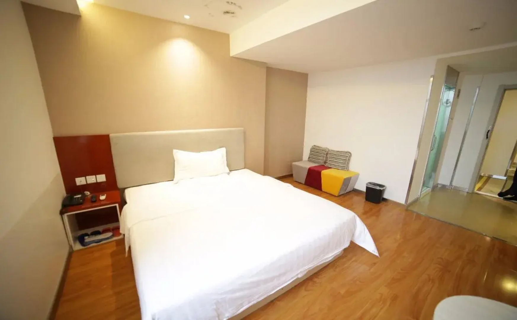 7 Days Inn Fuyang Railway Station Branch