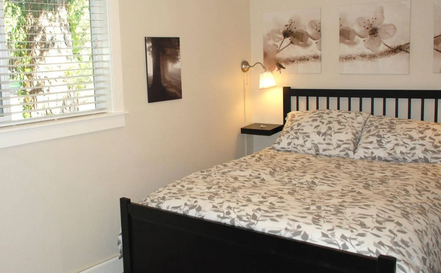 The Pines Inn and Cottages