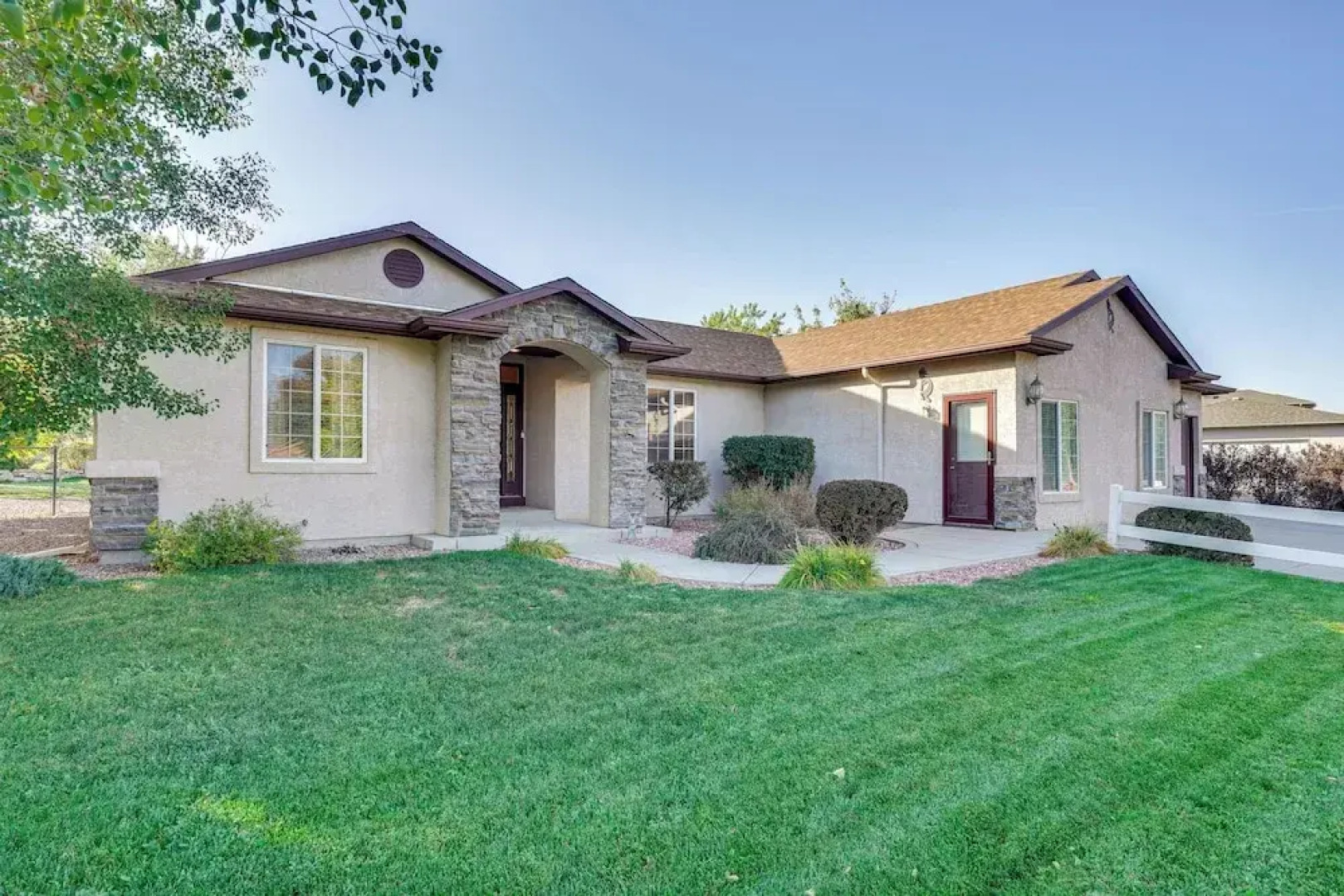 Patio & Grill: Family Home in Pueblo West
