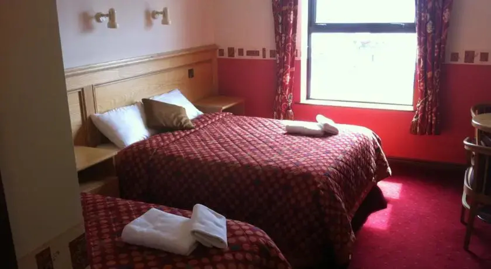 Pier House Guesthouse & Restaurant