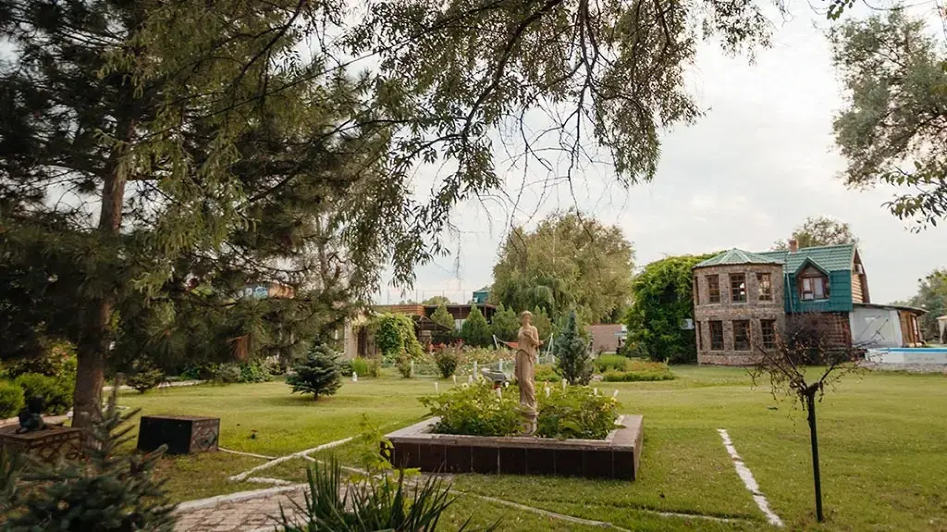 Замок (Астраханская обл)