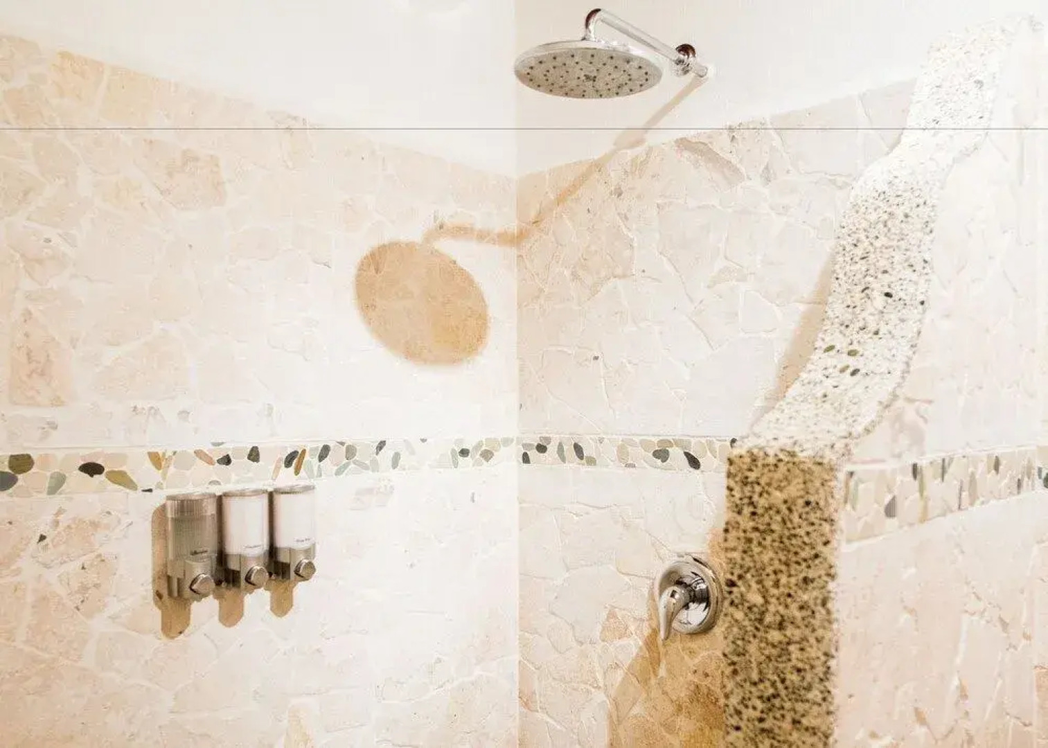 Makanas Beach Bungalows