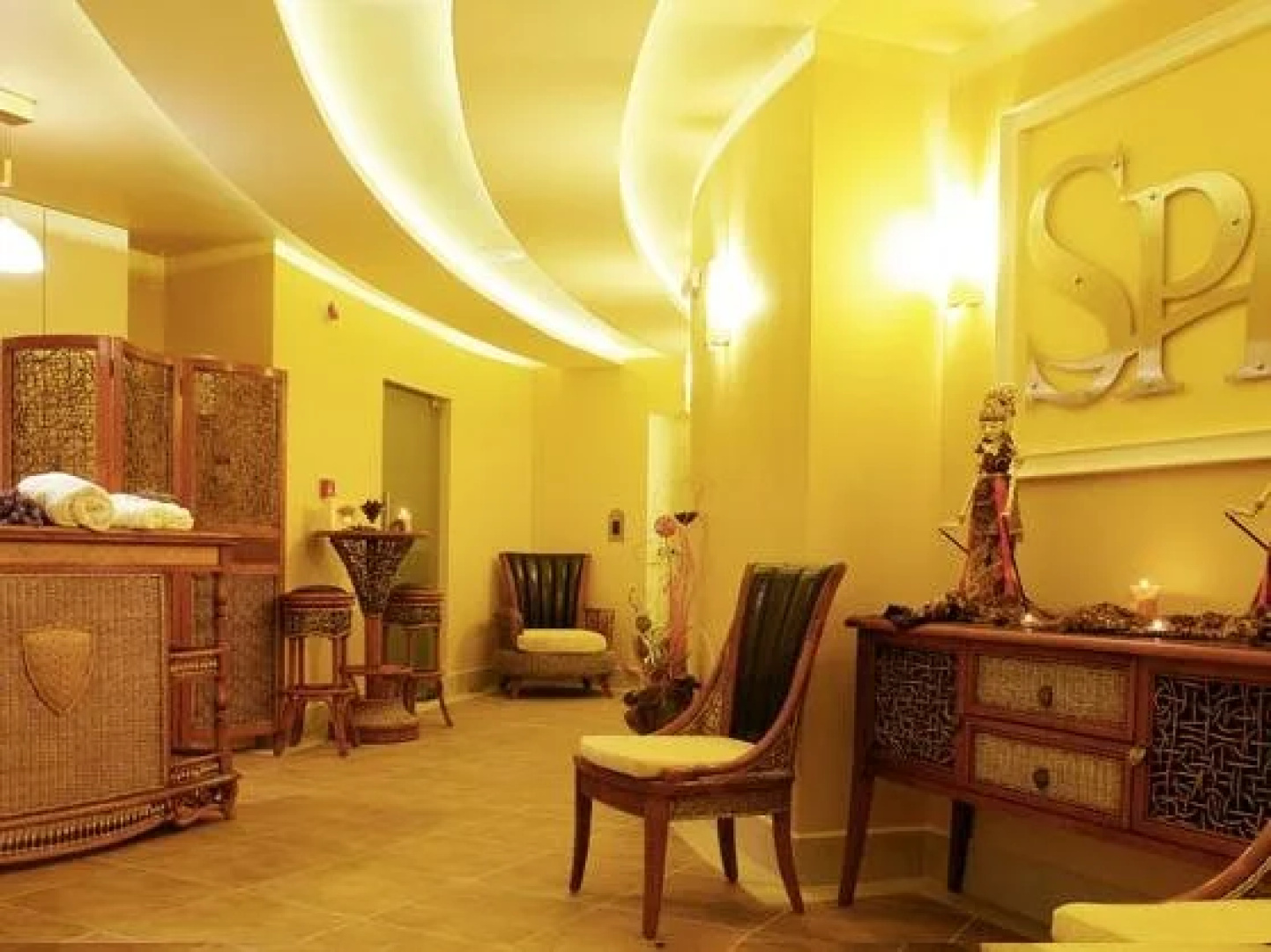 The Vineyards Resort