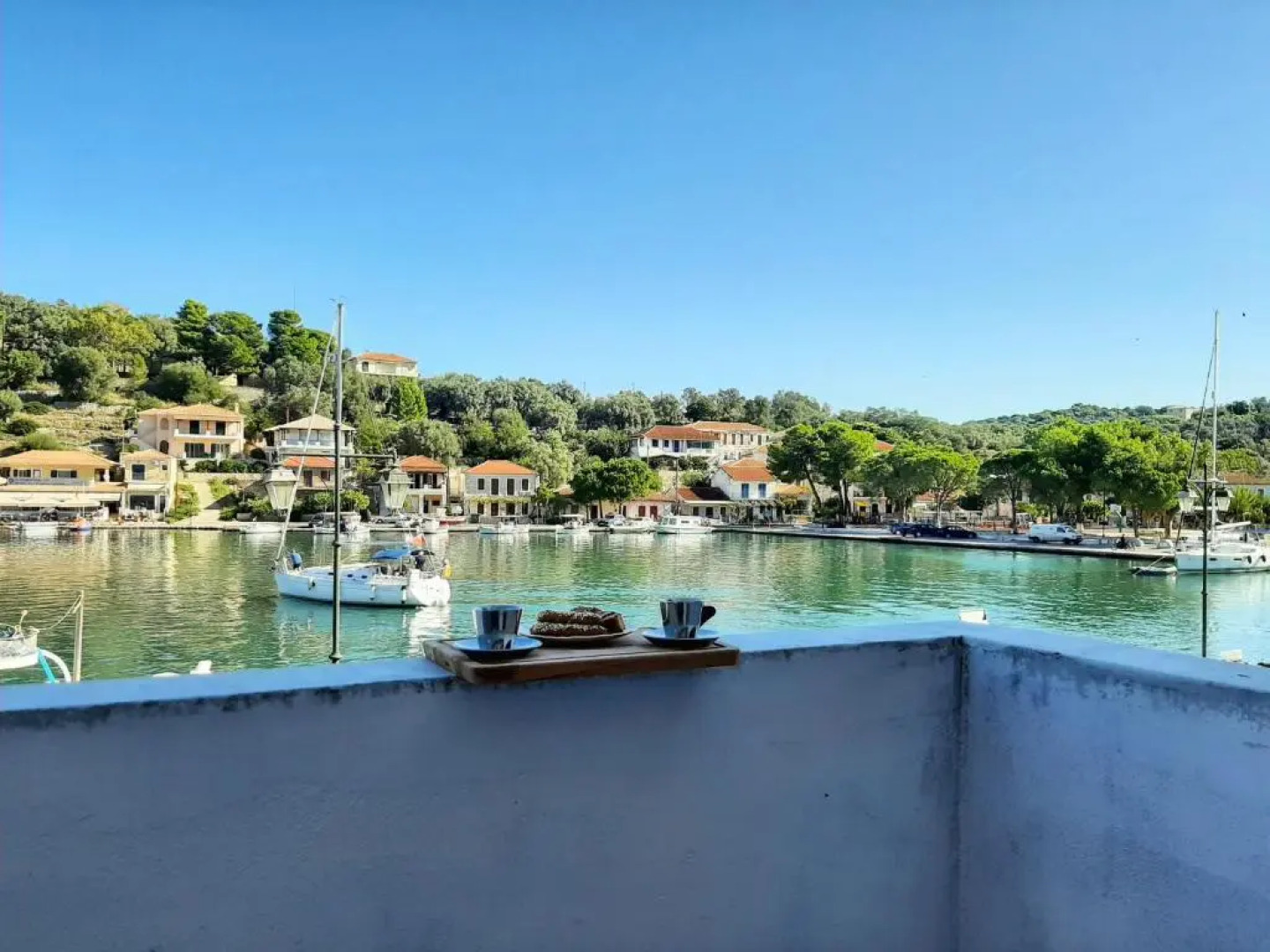 Xaradiotis House - A modern home away from home