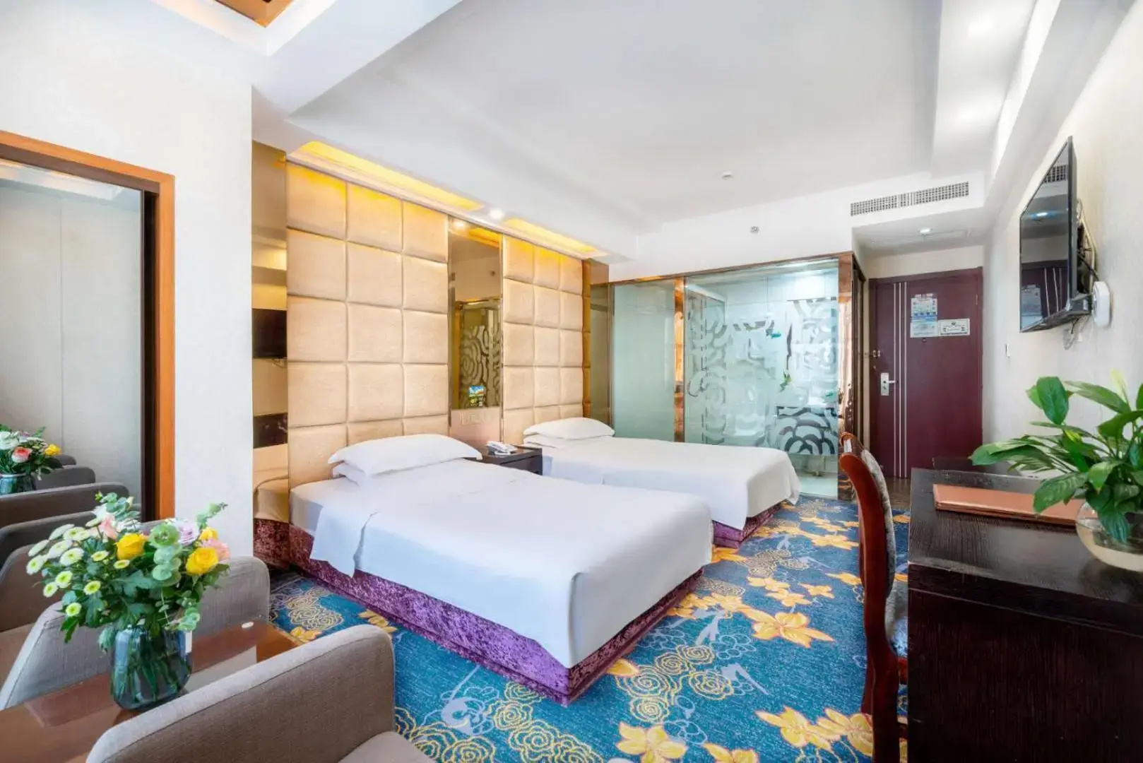Yiwu Yuejia Business Hotel