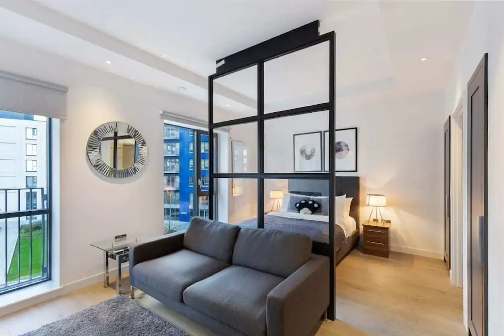 Stunning Studio With Decorated Interior in Poplar