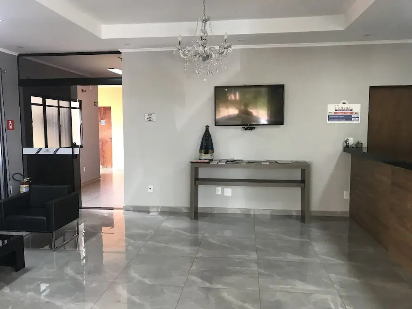 OYO Florenza Palace Hotel