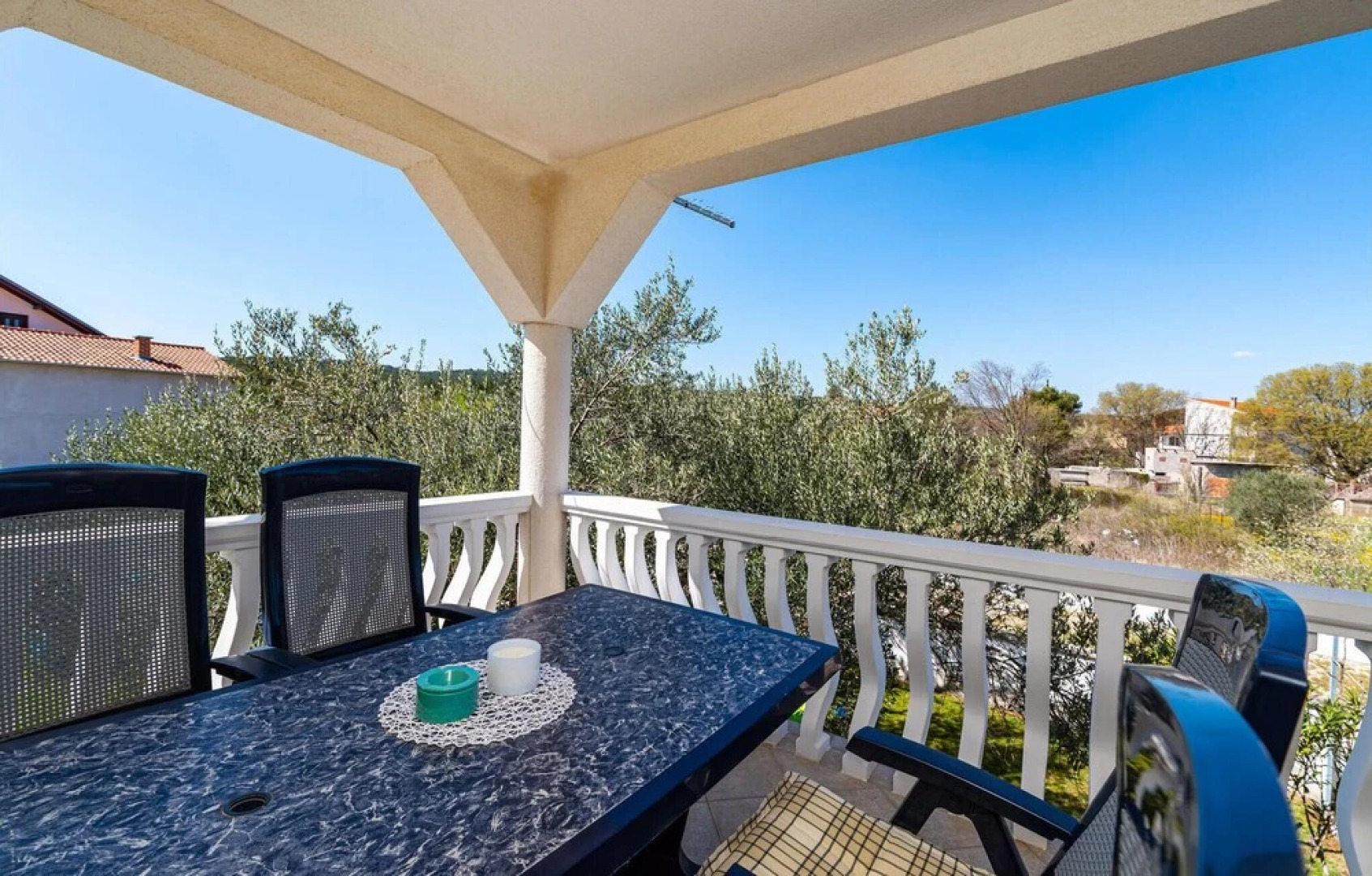 Stunning Apartment in Karin Gornji With Wifi and 2 Bedrooms