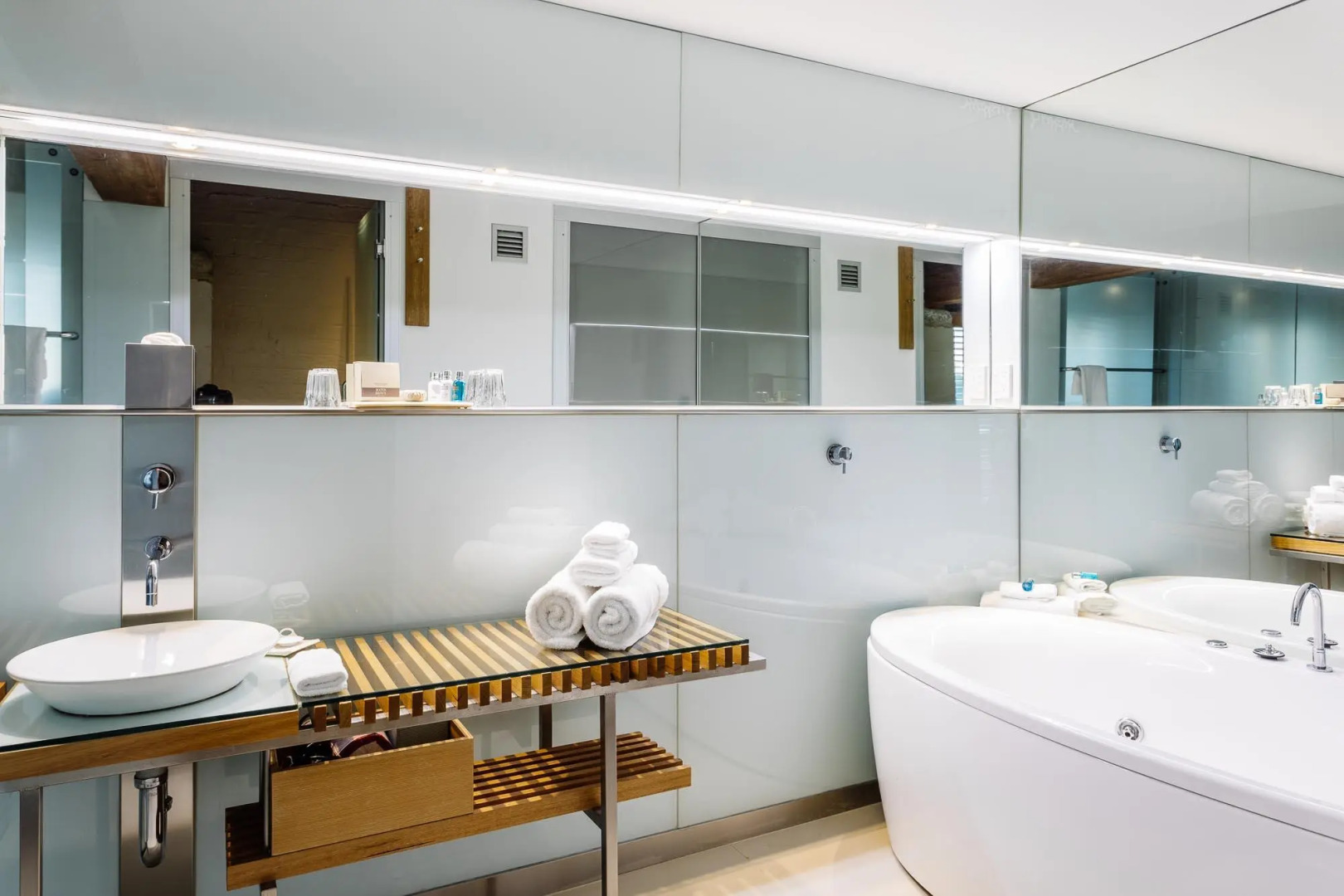 The Henry Jones Art Hotel