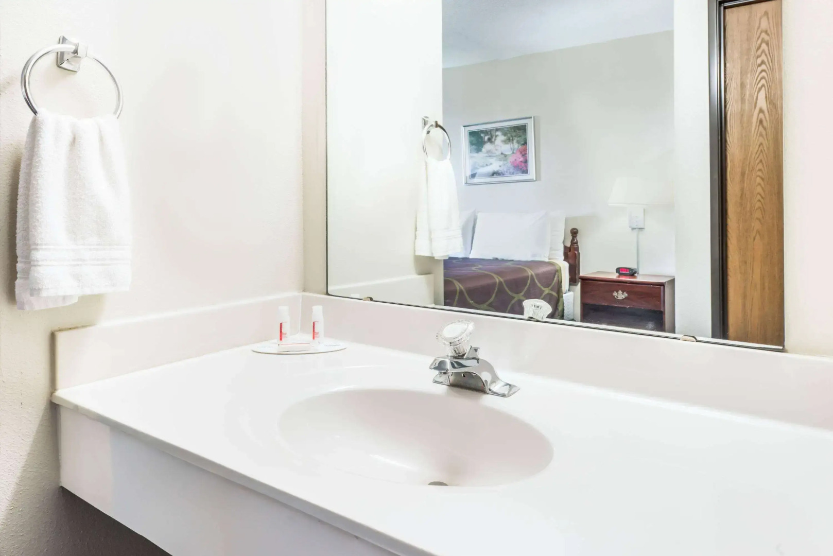 Super 8 by Wyndham Jerseyville