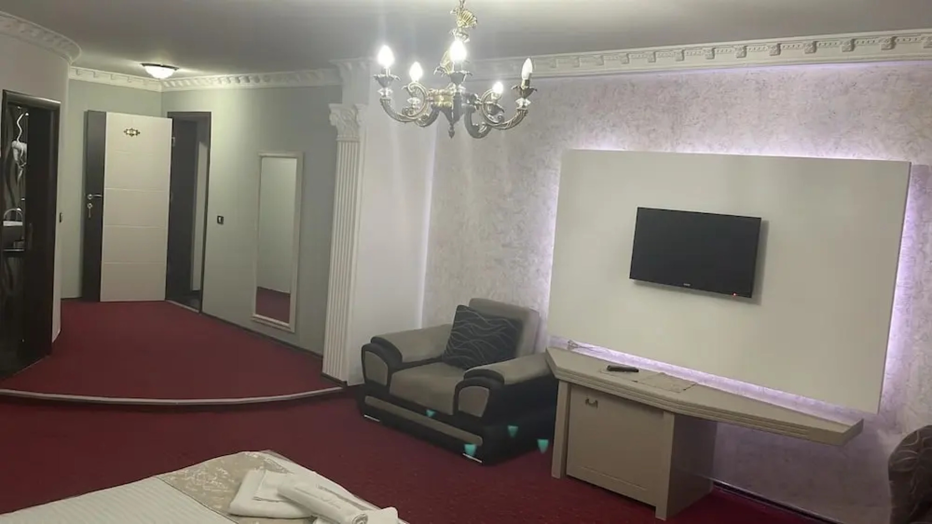 Rey Hotel & Restorant