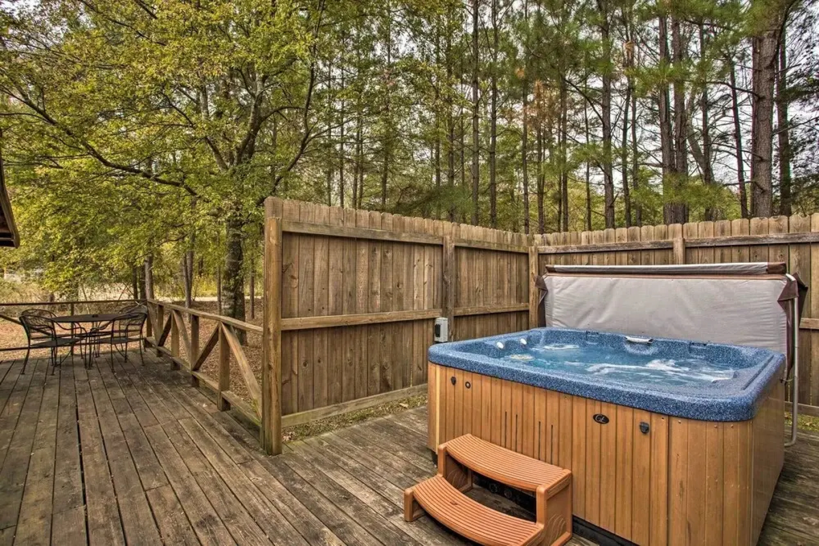 Cozy Starlight Cabin: 6 Miles to Beavers Bend!