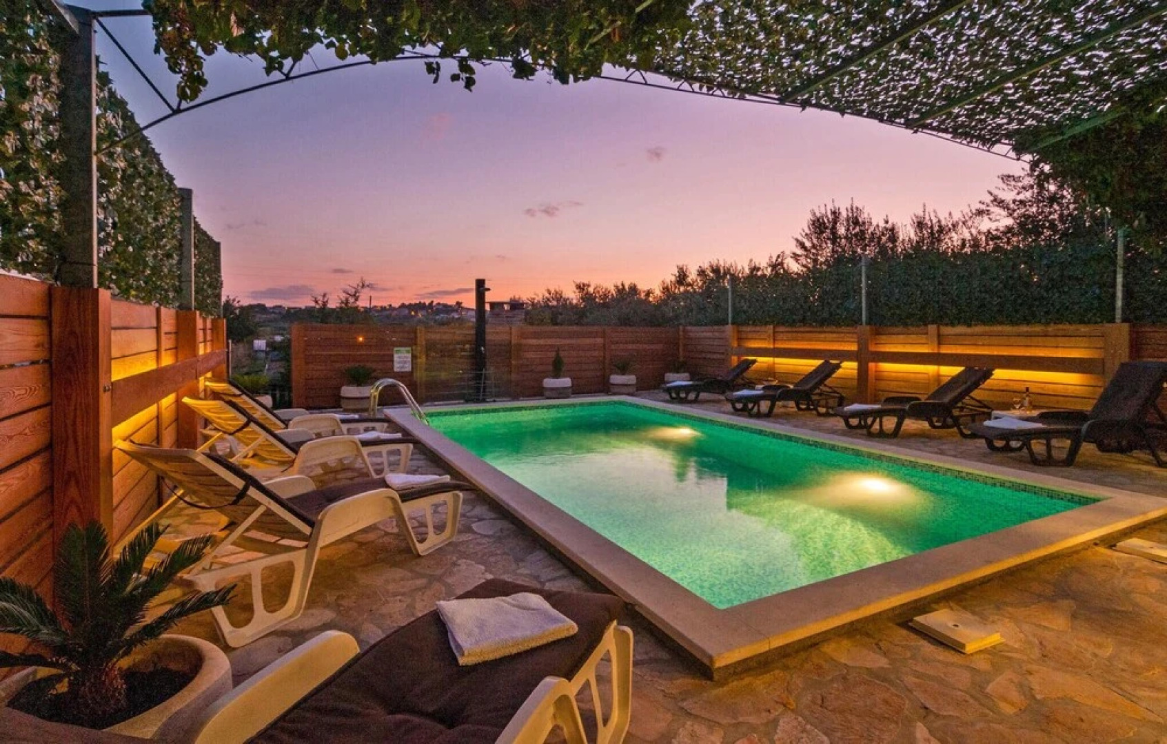 Stunning Home in Zrnovnica With Wifi and 6 Bedrooms