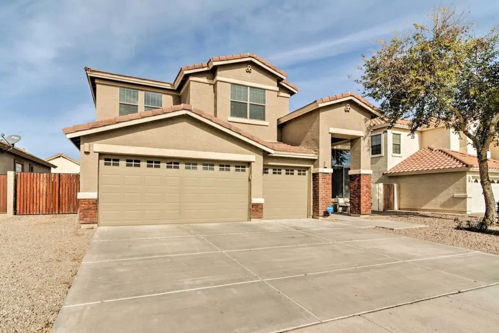 Near Westgate Entertainment District: Home w/ Pool