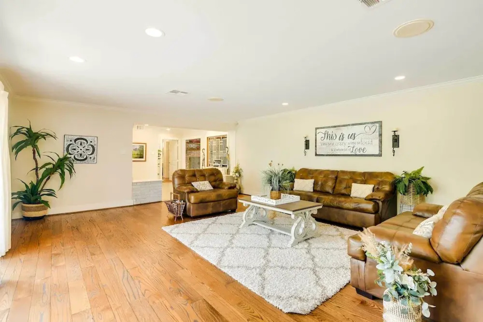 Indoor Pool: Peaceful Oasis in Hitchcock!