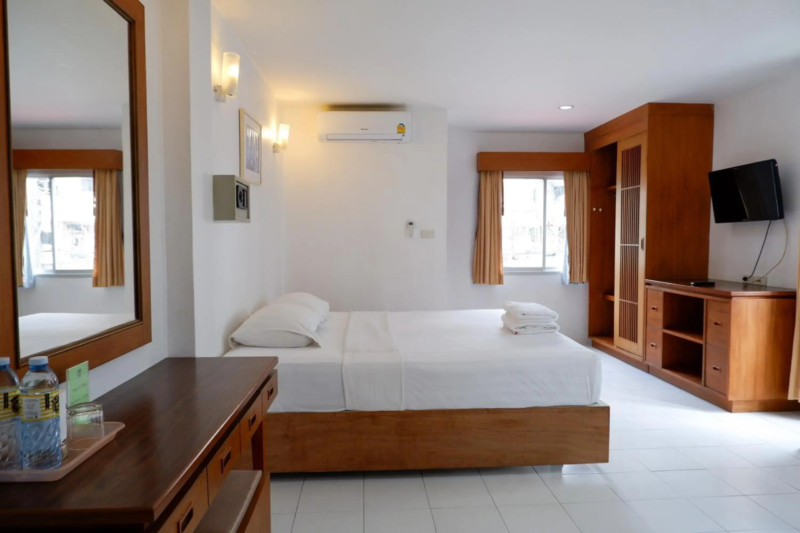 18 Coins Budget Hotel