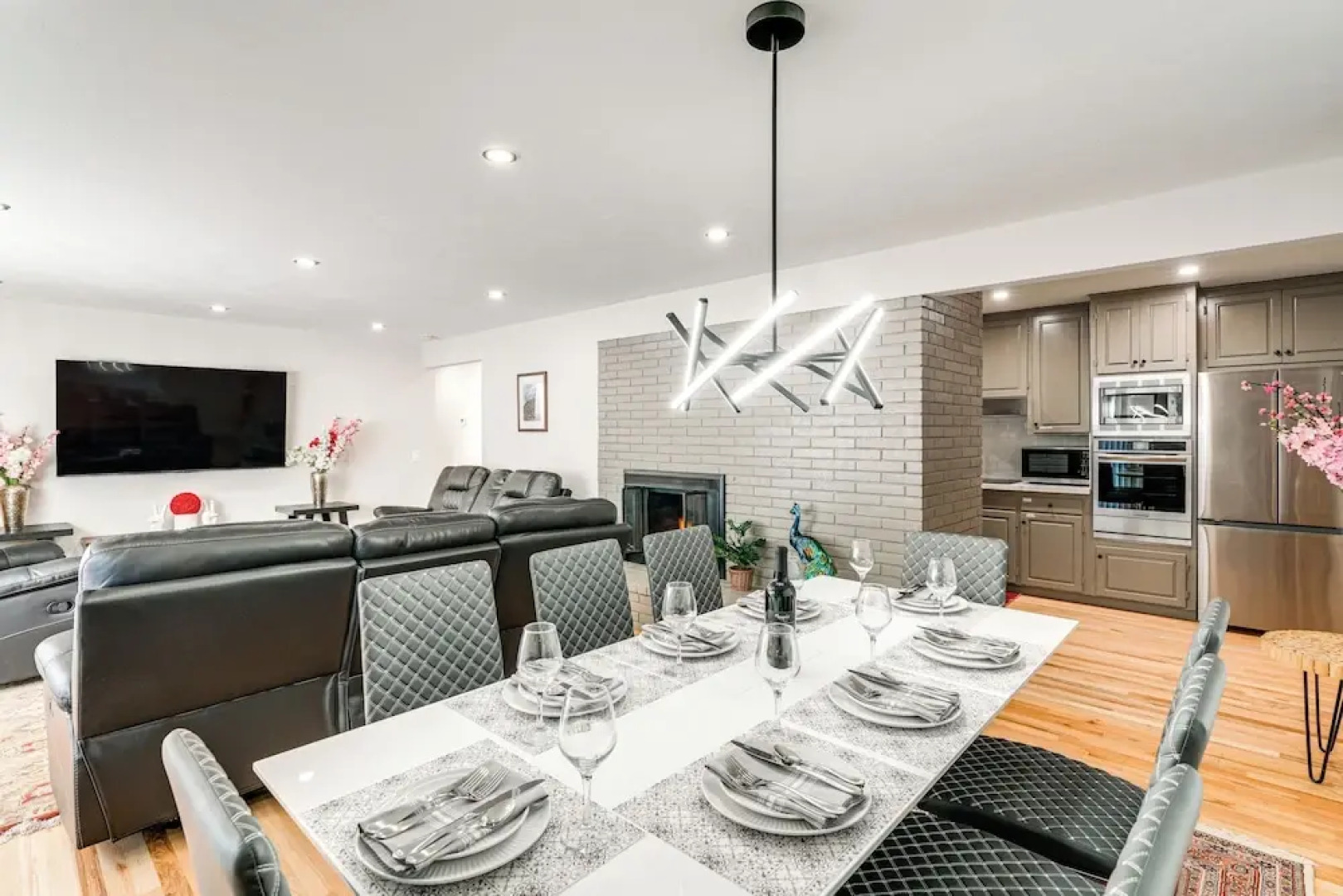 2 Mi to Beach: Home w/ Patio in Del Rey Oaks!