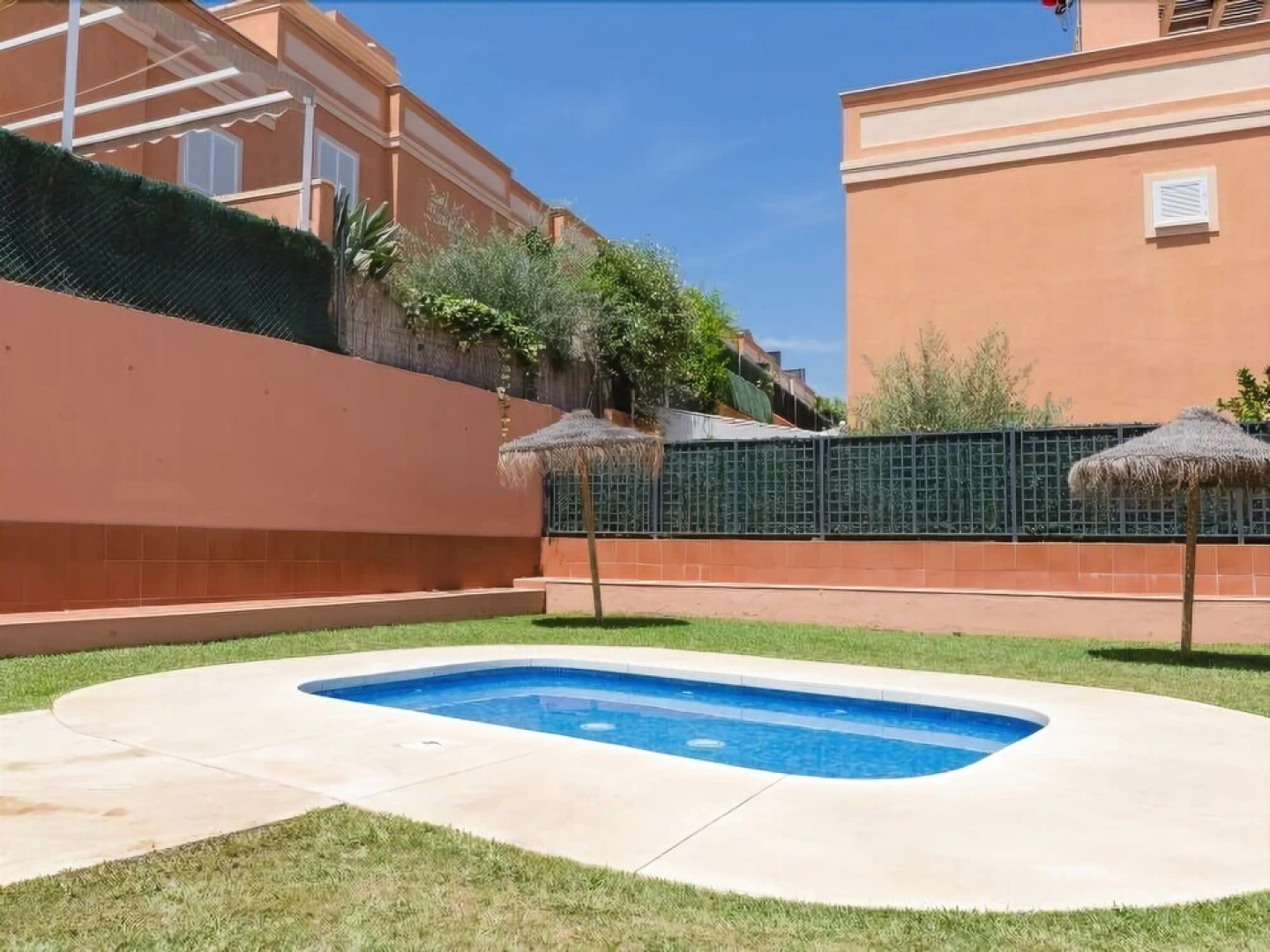 Las Biznagas, casa con barbacoa y piscina comunitaria