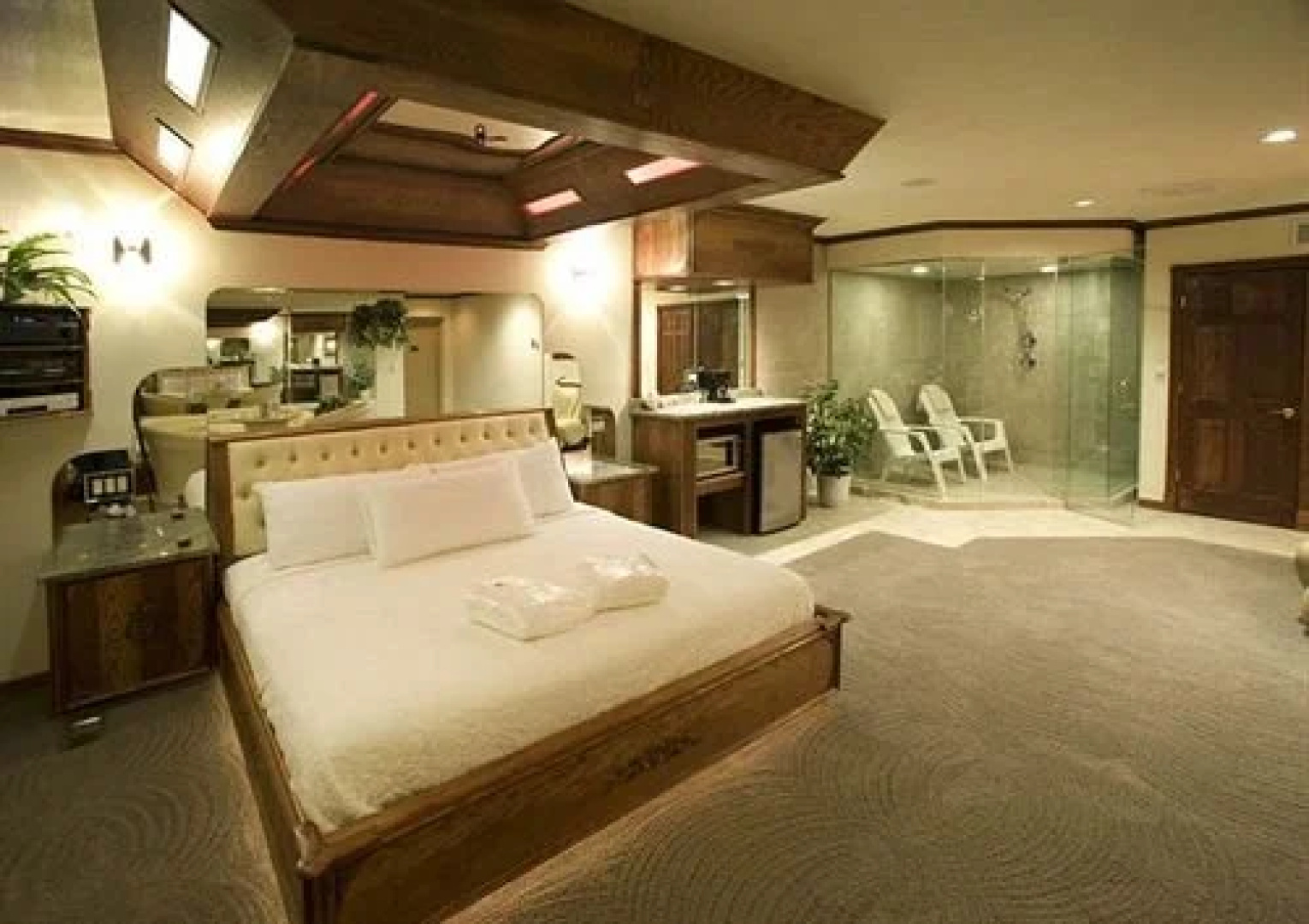 Sybaris Pool Suites