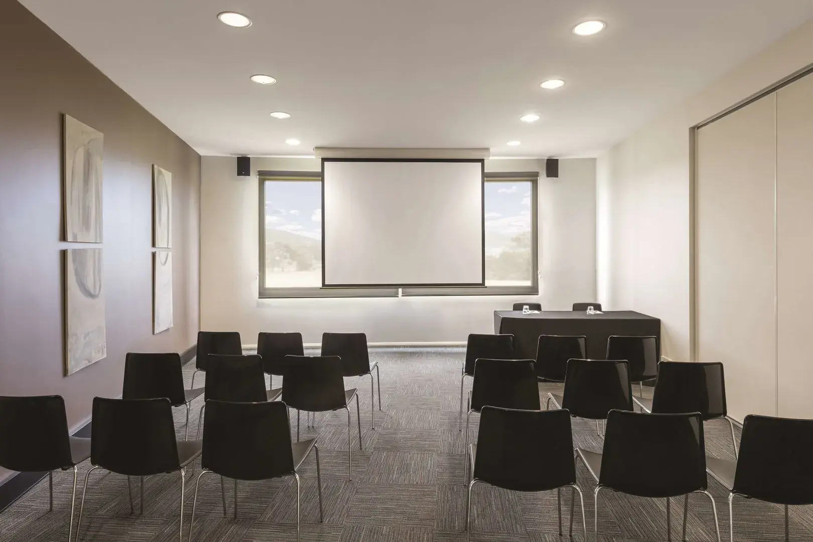 Mantra Hobart Airport